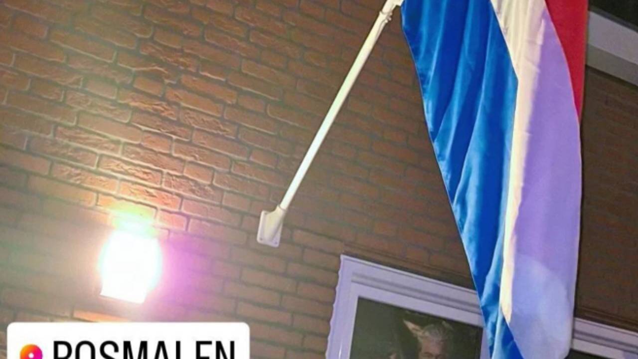 Ook in Rosmalen hangt een vlag (foto: Operatie Hijs de Vlag NL Instagram).