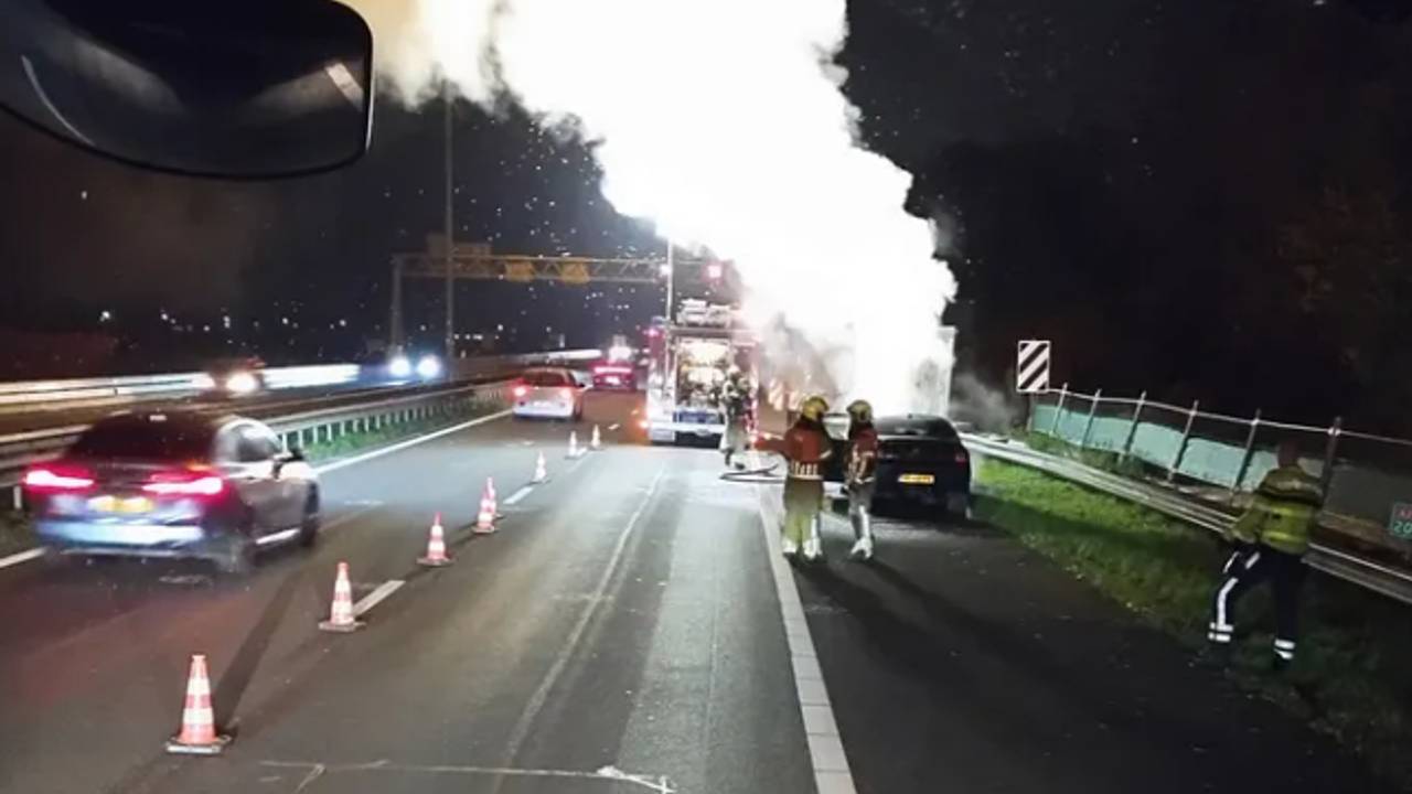 De brand was snel onder controle (foto: Brandweer_raamsdonksveer/Instagram).