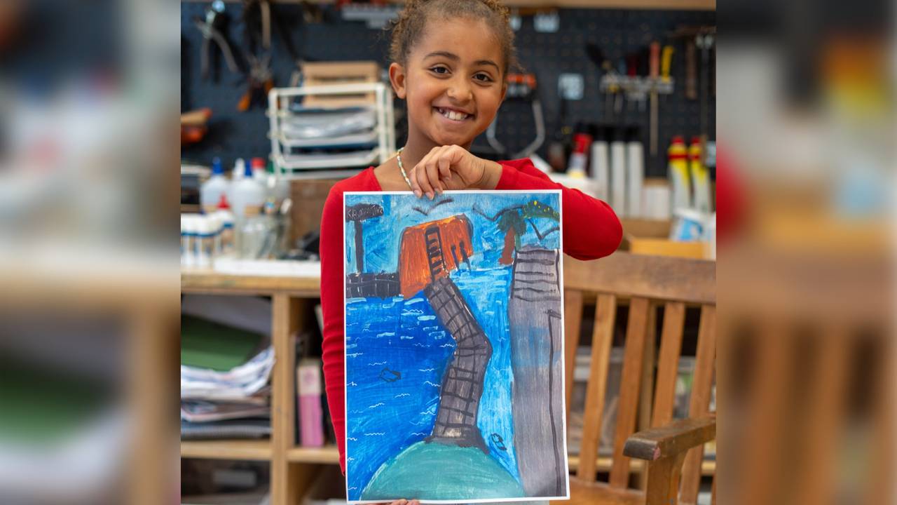 De tekening van Jenaba's lievelingspark is nu overal in Nederland te zien (foto:Citymarketing Tilburg)