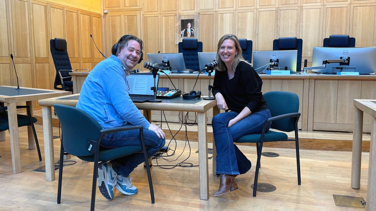 Koen Wijn in gesprek met rechter Annelien Palmboom in een van de zalen van de rechtbank in Den Bosch.