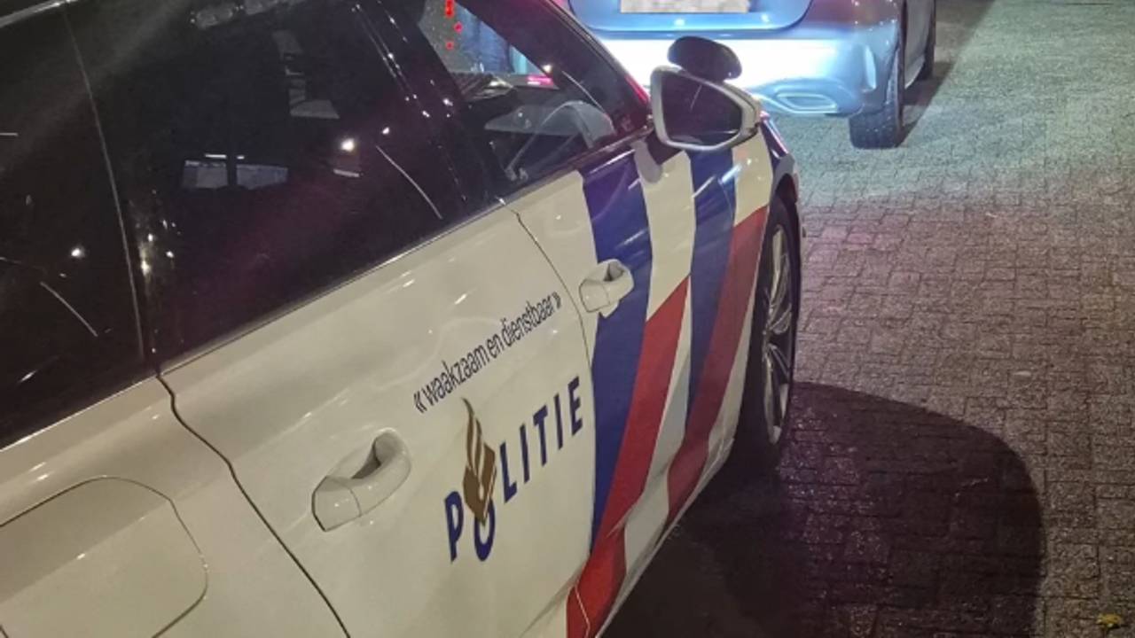 De man moest ter plekke zijn rijbewijs inleveren bij de politie (foto: verkeerspolitie_zwb/Instagram).