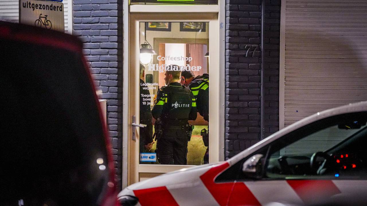 Coffee Shop Robbery: Employee Threatened with Weapon
