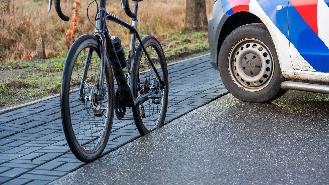 112-nieuws: Gokdag (19) uit Oosterhout nog altijd niet terecht • Sleuf in  de weg in Chaam: drie wielrenners gewond naar ziekenhuis - Omroep Brabant:  het laatste nieuws uit Brabant, sport en informatie