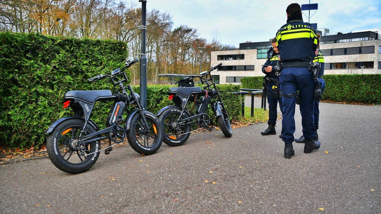 Twee fatbikers botsten op elkaar in Valkenswaard (foto: Rico Vogels/Persbureau Heitink).