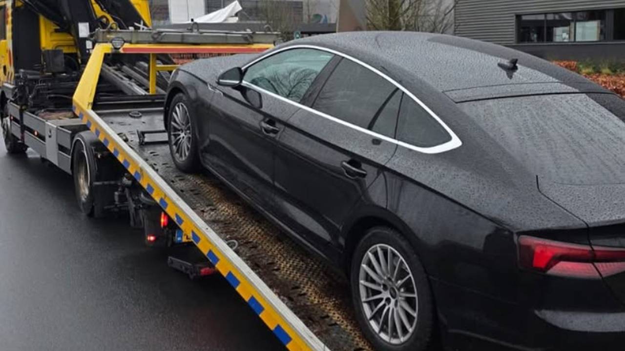 De auto is in beslag genomeDe auto is in beslag genomen (foto: Politie_best_oirschot/instagram).n (foto: Politie_best_oirschot/instagram).