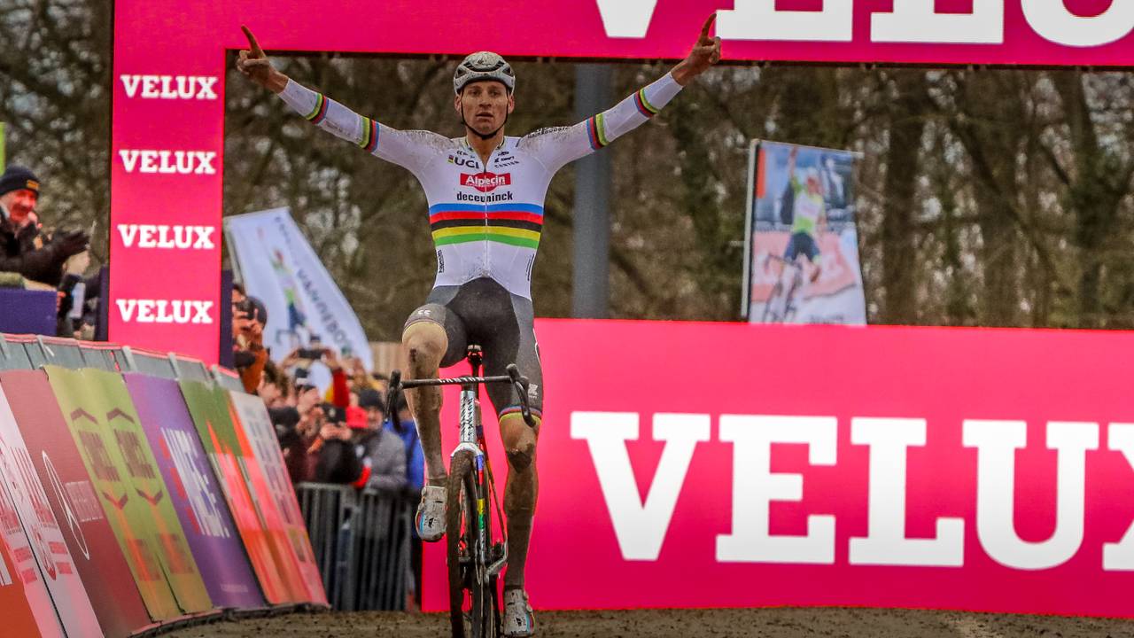 Mathieu van der Poel begon zijn seizoen in het veld met een zege in Namen (foto: Orange Pictures / Dick Soepenberg).