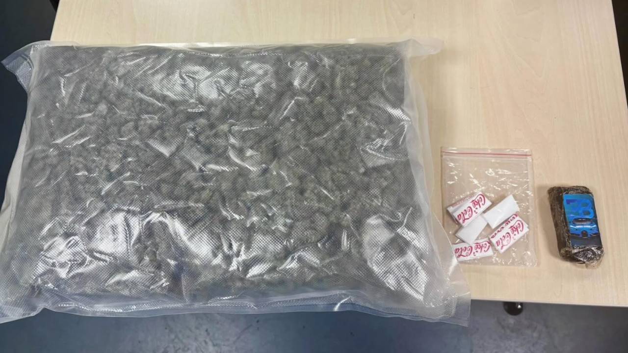 De gevonden drugs (foto: politie_veldhoven_waalre/Instagram).