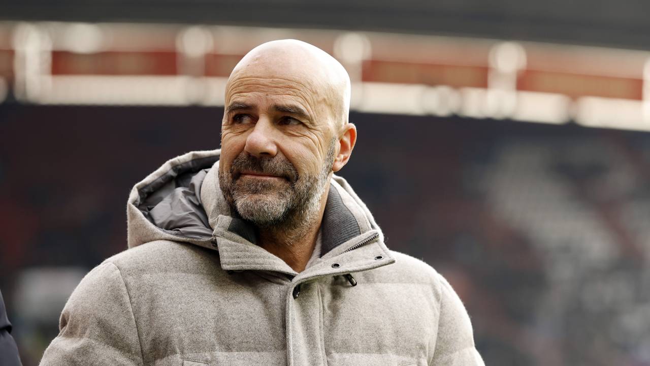 Een tevreden Peter Bosz na de 1-2 overwinning bij FC Utrecht (Foto: ANP)