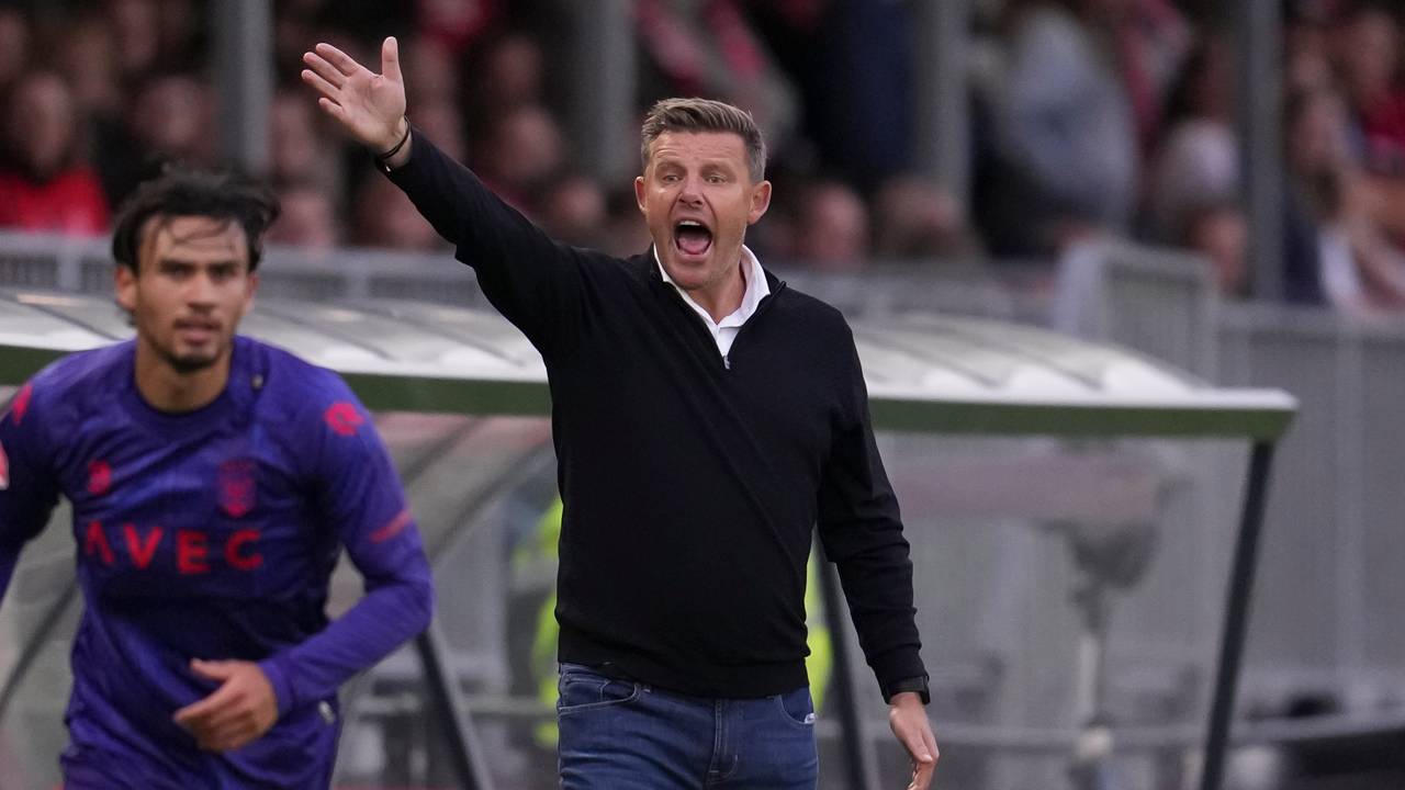 John Stegeman, trainer van Willem II (foto: Patrick Goosen/Orange Pictures).