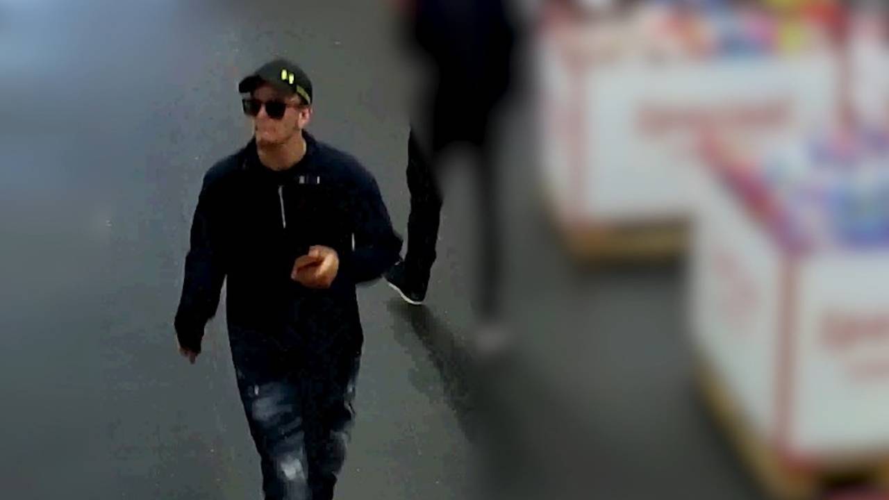 De man die er van wordt verdacht gepind te hebben met een pas van een vrouw uit Rijen. (Foto: Bureau Brabant.)