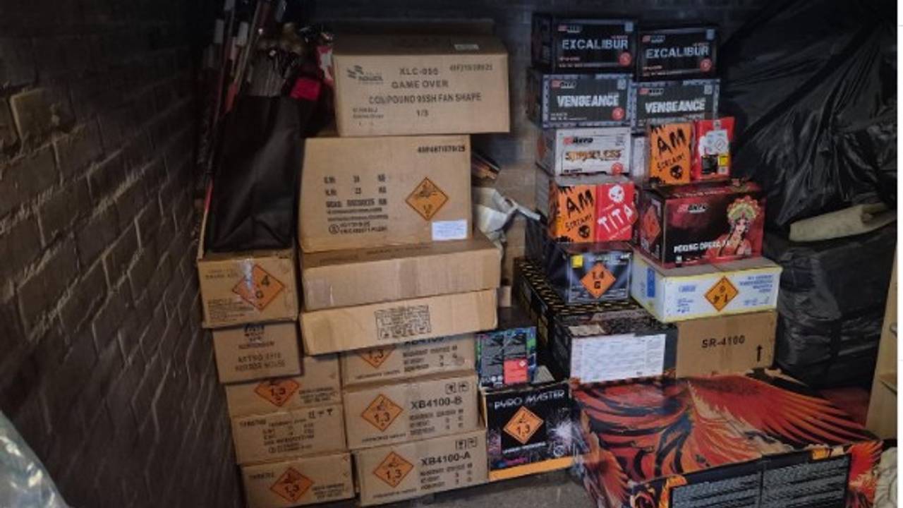 552 kilo illegaal vuurwerk werd gevonden in een schuur in Eindhoven (foto: Politie).