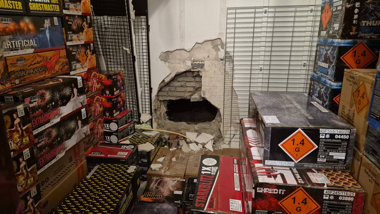 De vuurwerkbunker na de poging tot roof