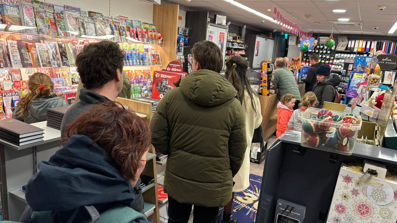 Ook een drukte in Uden voor loten (foto: Omroep Brabant). 