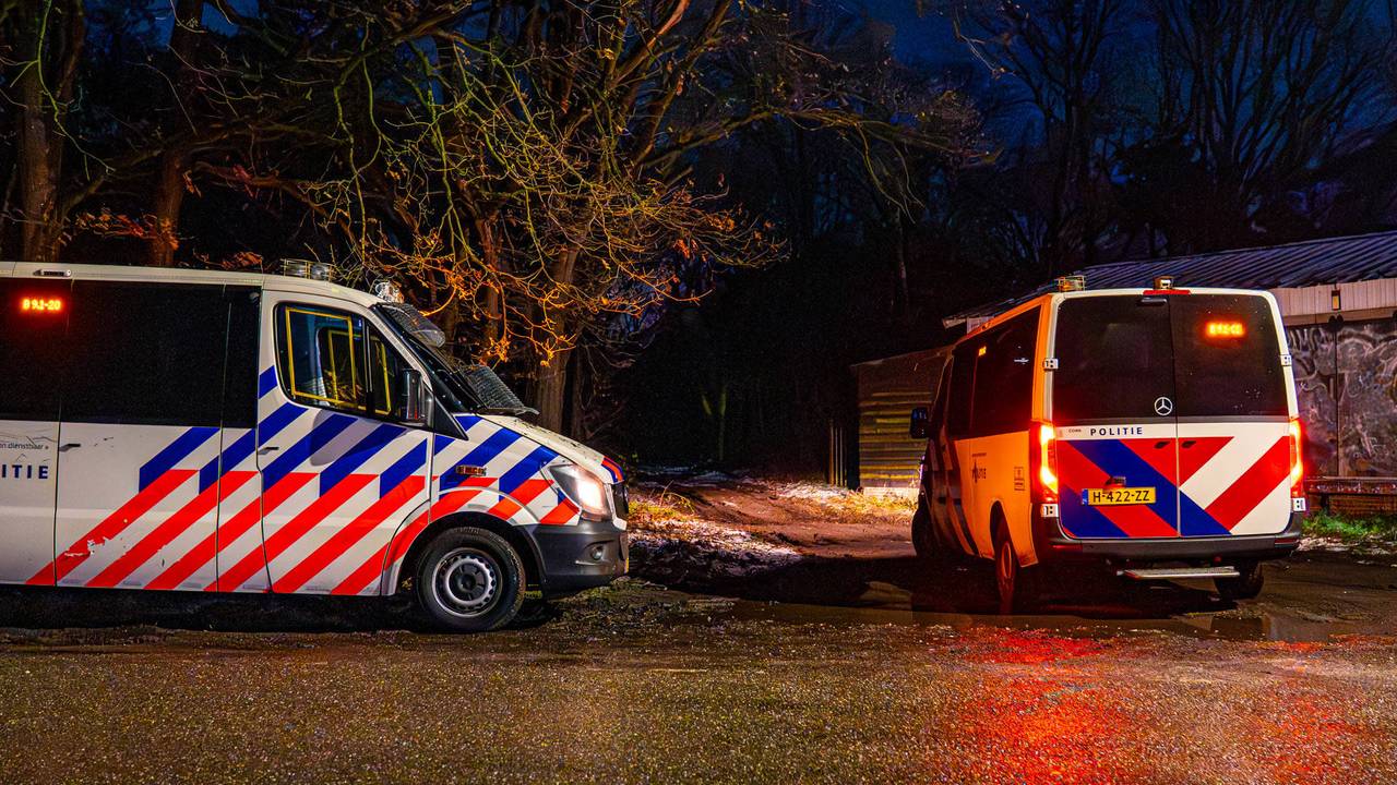 De politie zette veel mensen en voertuigen in (foto: Harrie Grijseels/Persbureau Heitink).