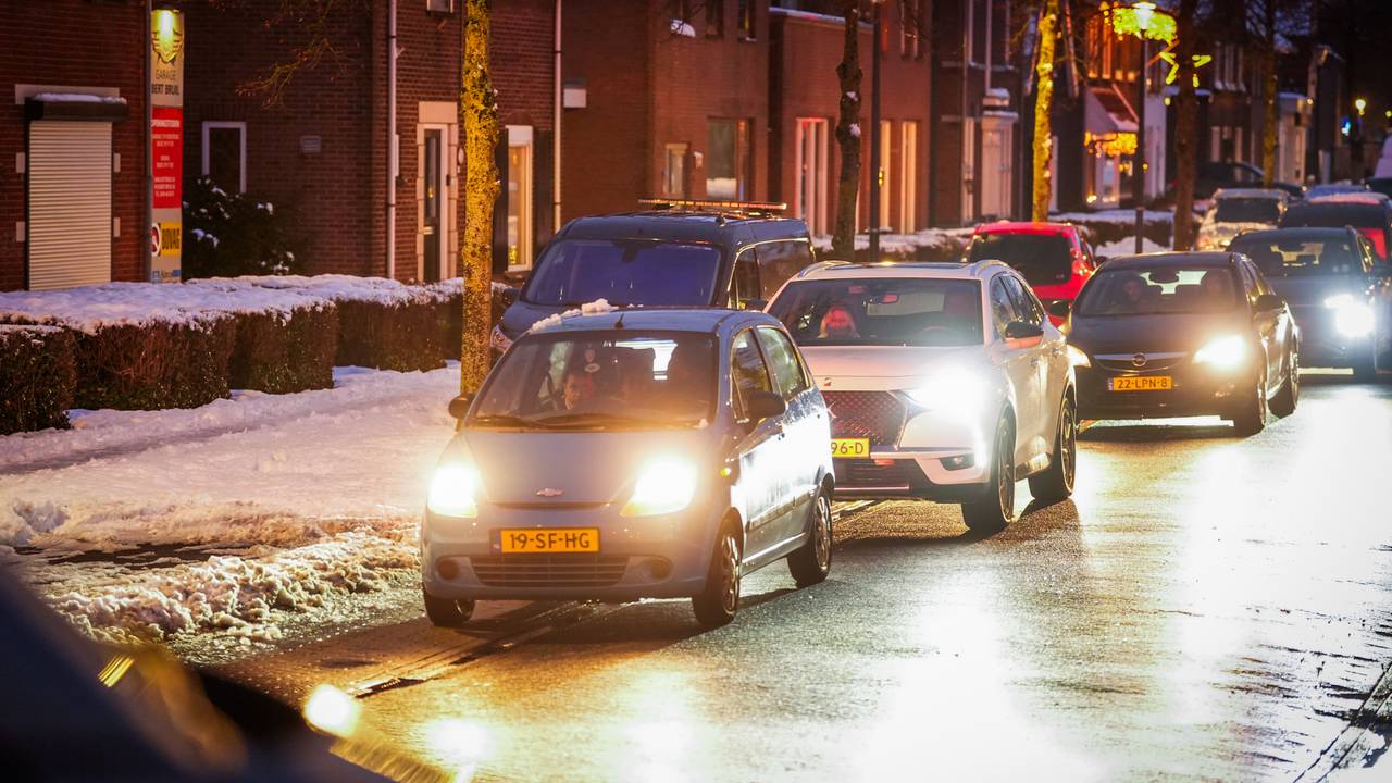 Het verkeer staat hartstikke stil (foto: SQ Vision).