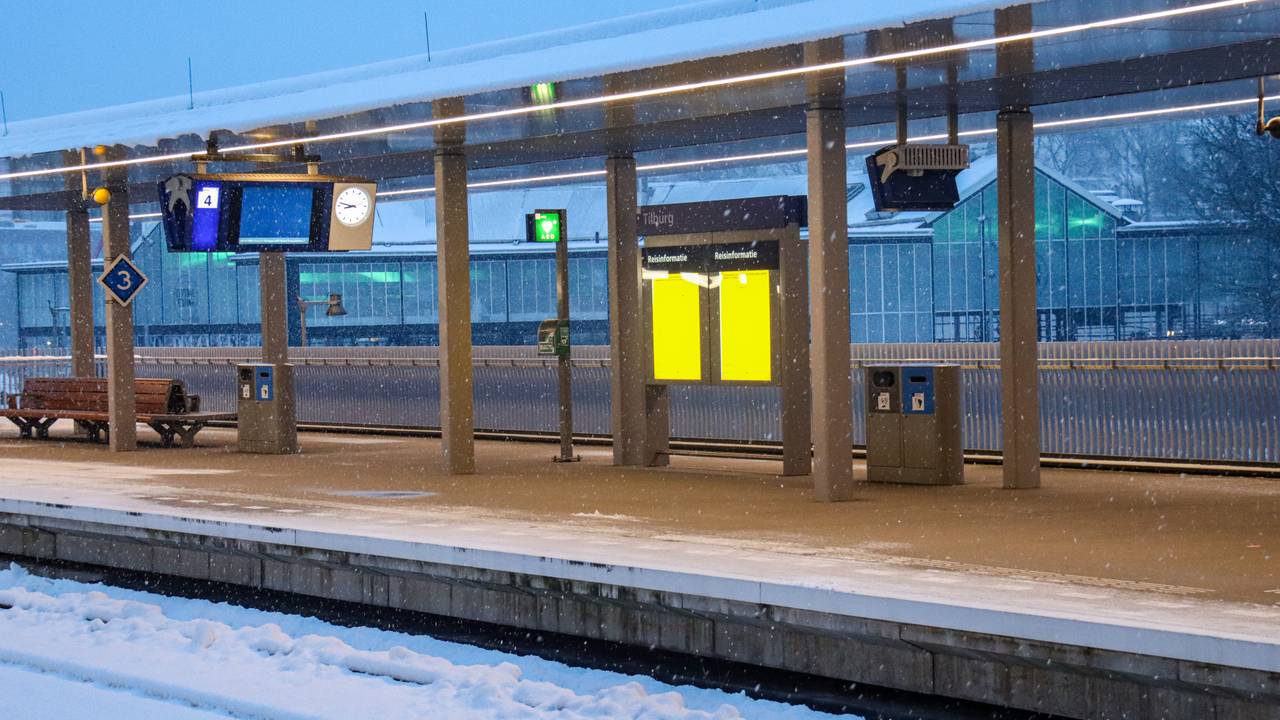 Een rustig station in Tilburg vanmorgen.