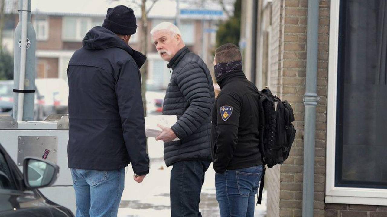 Het witte pakketje is veilig gesteld (foto: Jeroen Stuve).