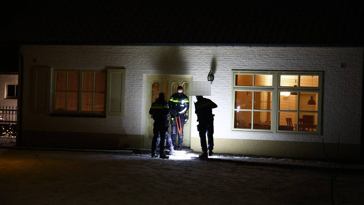 Man (24) gewond bij steekpartij na ruzie in Oploo, verdachte aangehouden