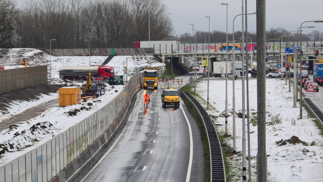 De A59 werd afgelopen voor een spoedreparatie (Foto: Shalom Zeefuik)