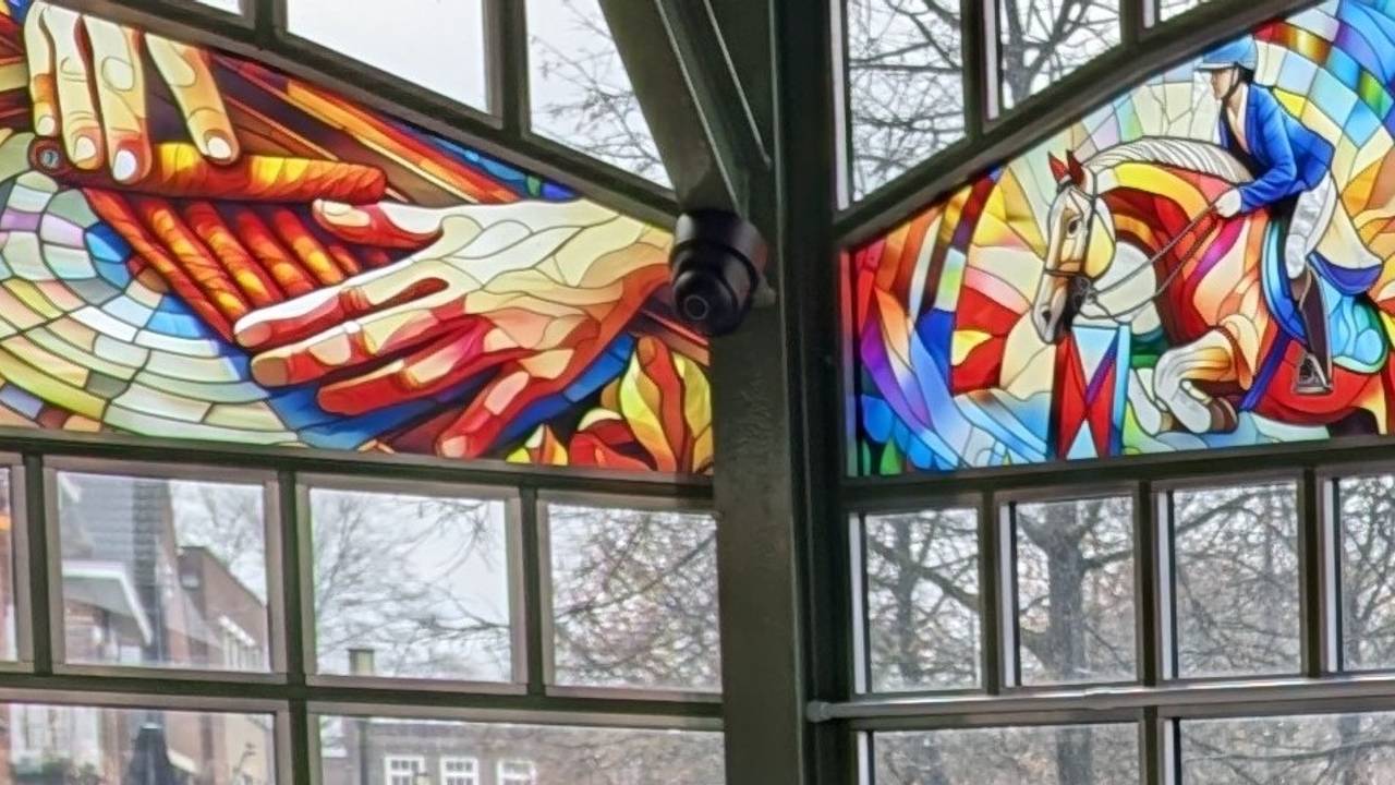 Een van de camera's in het glazen paviljoen in Valkenswaard (foto: Ferenc Triki)