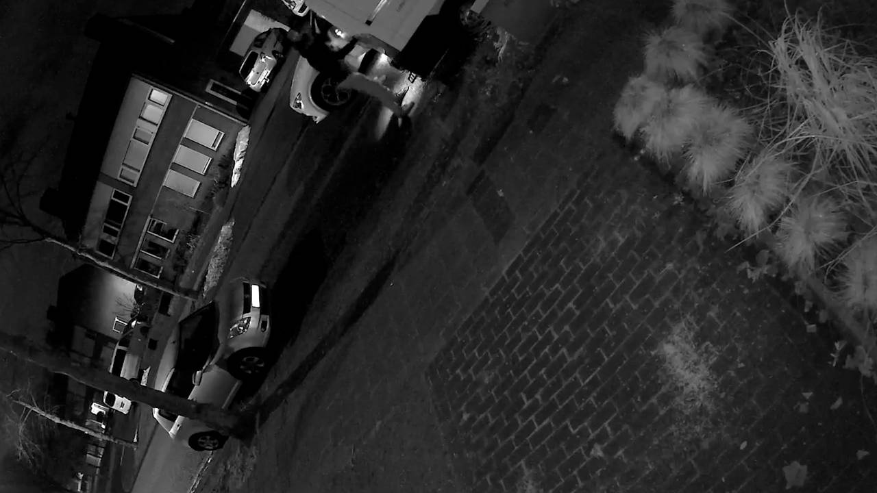 Werkbus in Heesch leeggeroofd