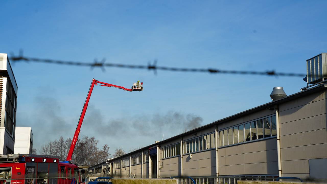 De brand in een overgebleven deel van de Ecco leerfabriek was snel geblust (Foto: Erik Haverhals / Persbureau Heitink.)
