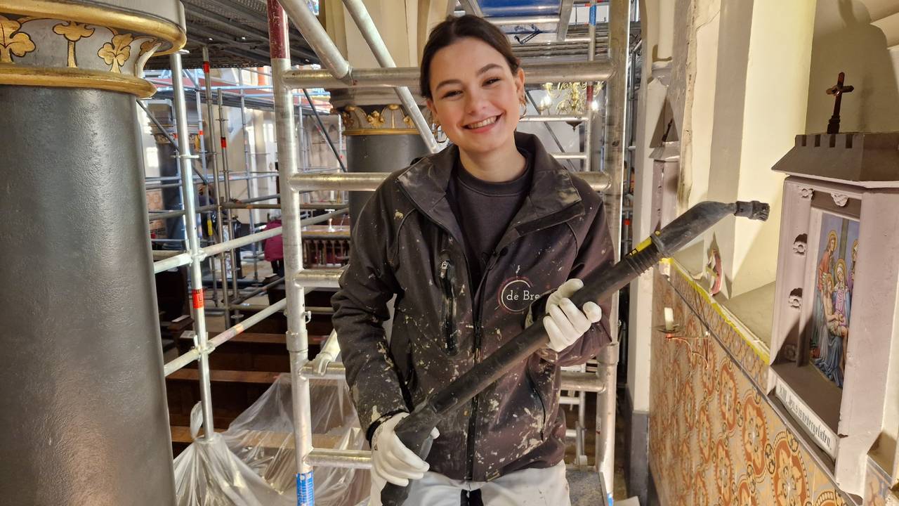 19-jarige Fabienne restaureert eeuwenoude kerk