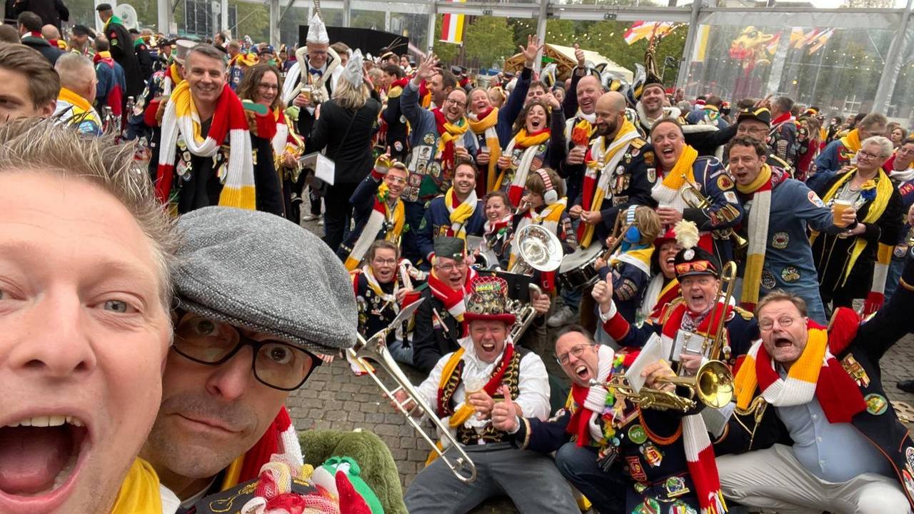 Dweilbands in Oeteldonk (Den Bosch) bereiden zich voor op een goede carnaval (privéfoto). 