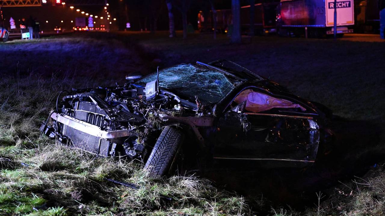 Automobilist zwaargewond bij crash op de A58 bij Tilburg