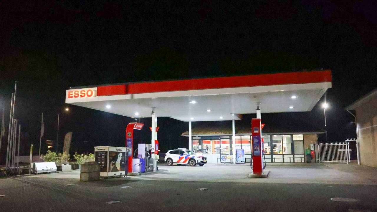 Overval op tankstation Odiliapeel, dader dreigt met groot mes en pakt geld