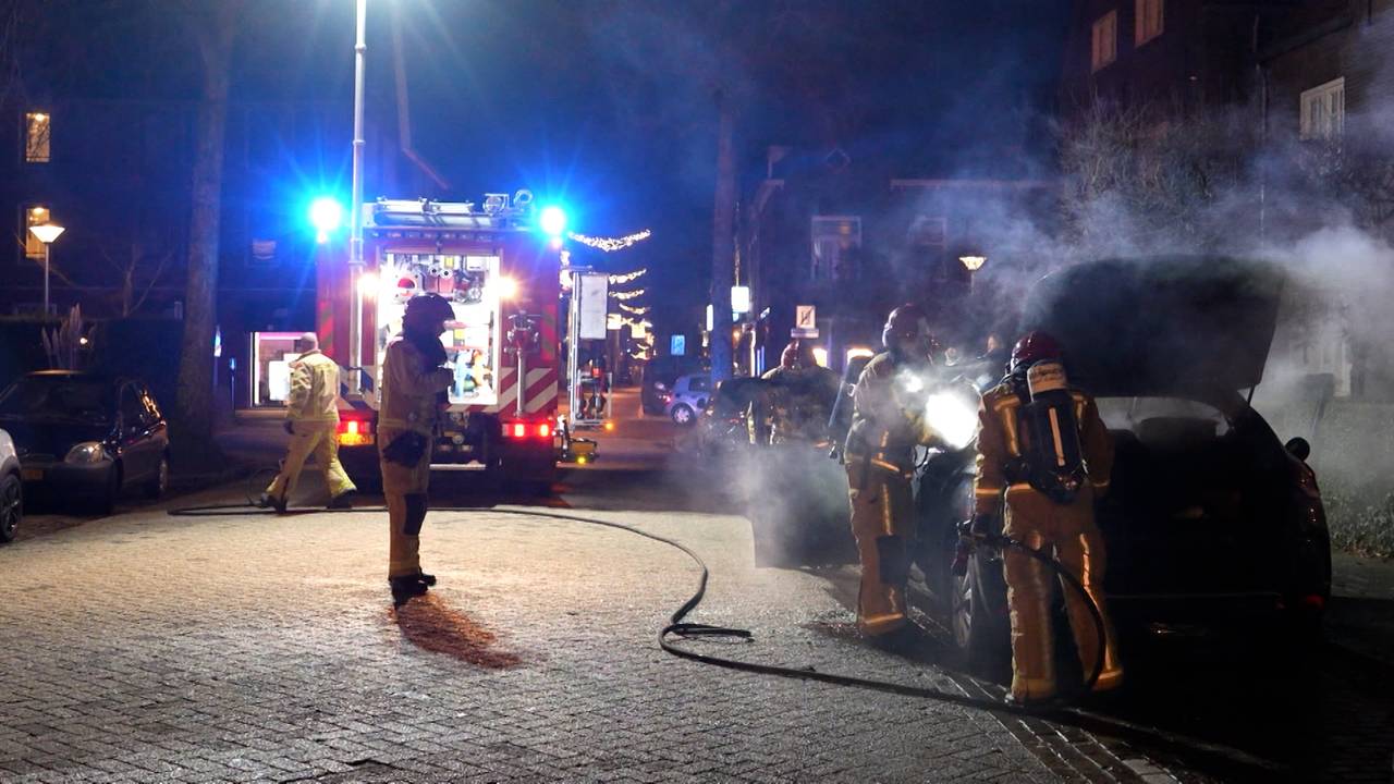 Auto door brand verwoest in Helmond