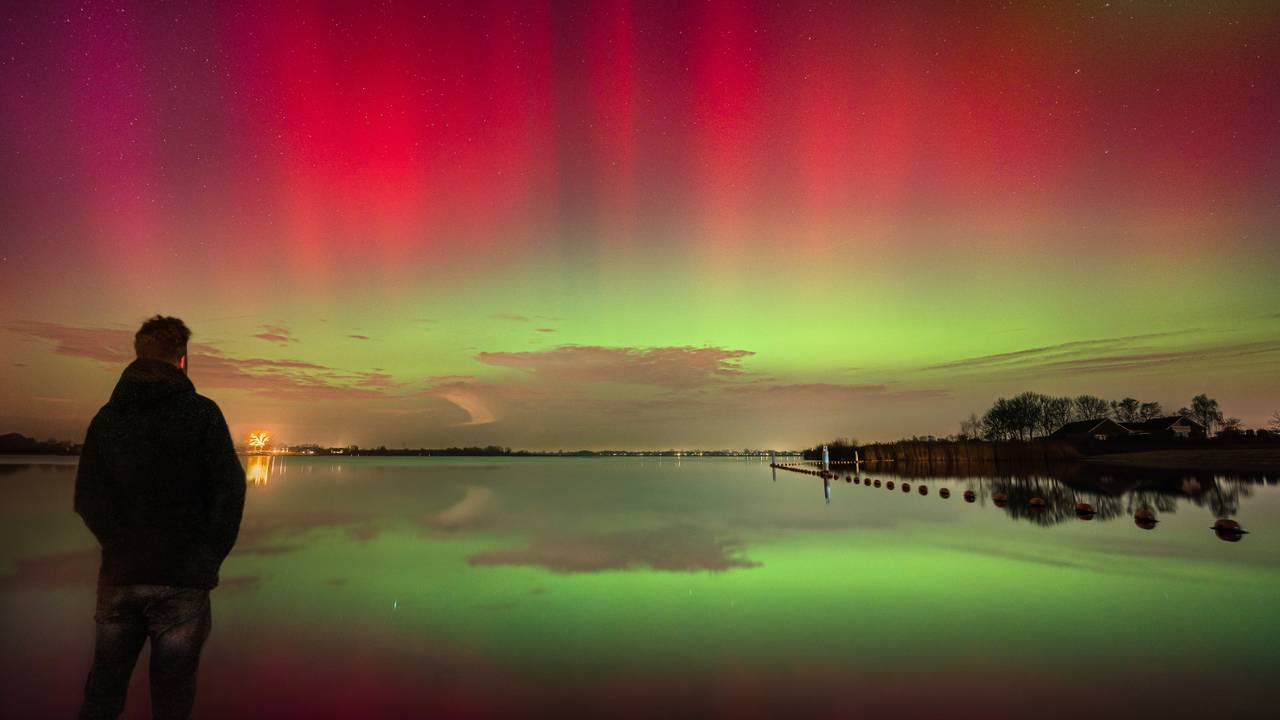 Weerman Wouter van Bernebeek legde het noorderlicht vast bij Cuijk (foto: Wouter van Bernebeek). 