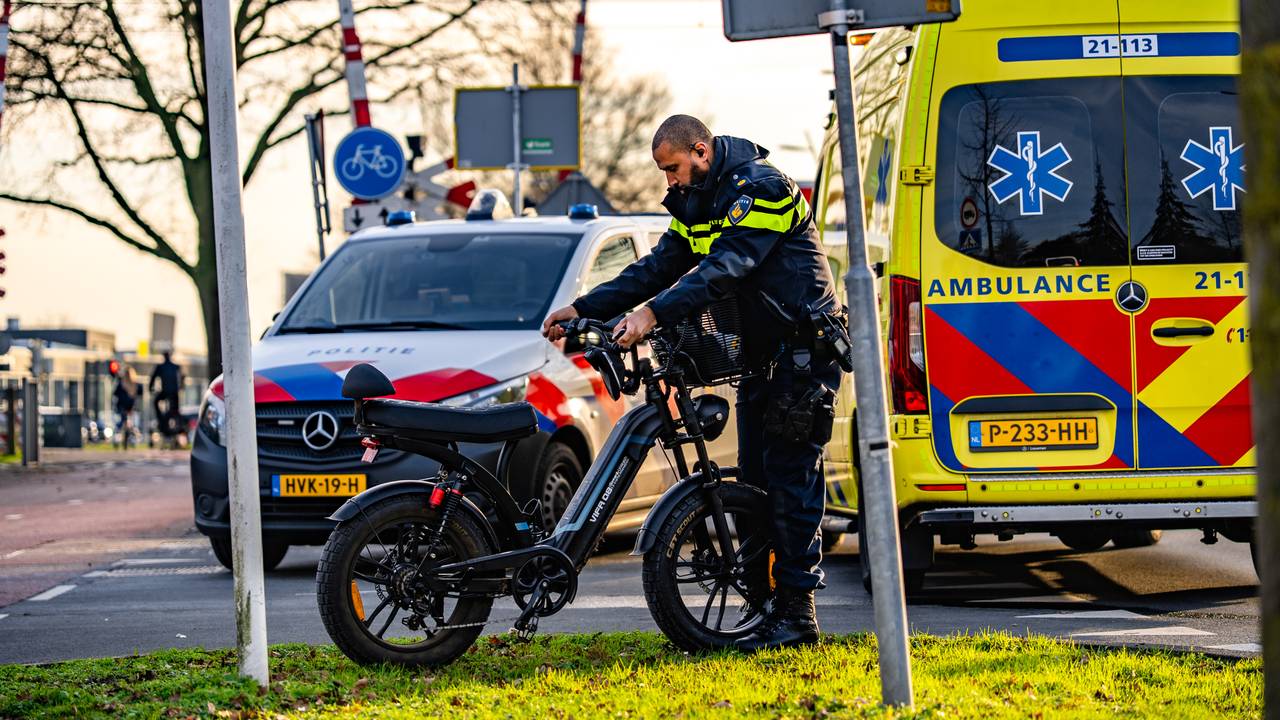 Automobilist rijdt door na aanrijding met fatbike in Oss