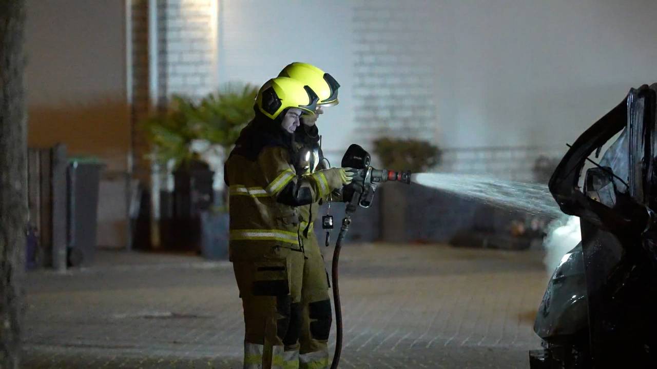 Voor de derde nacht op rij autobrand in Oss, in totaal zes auto's vernield