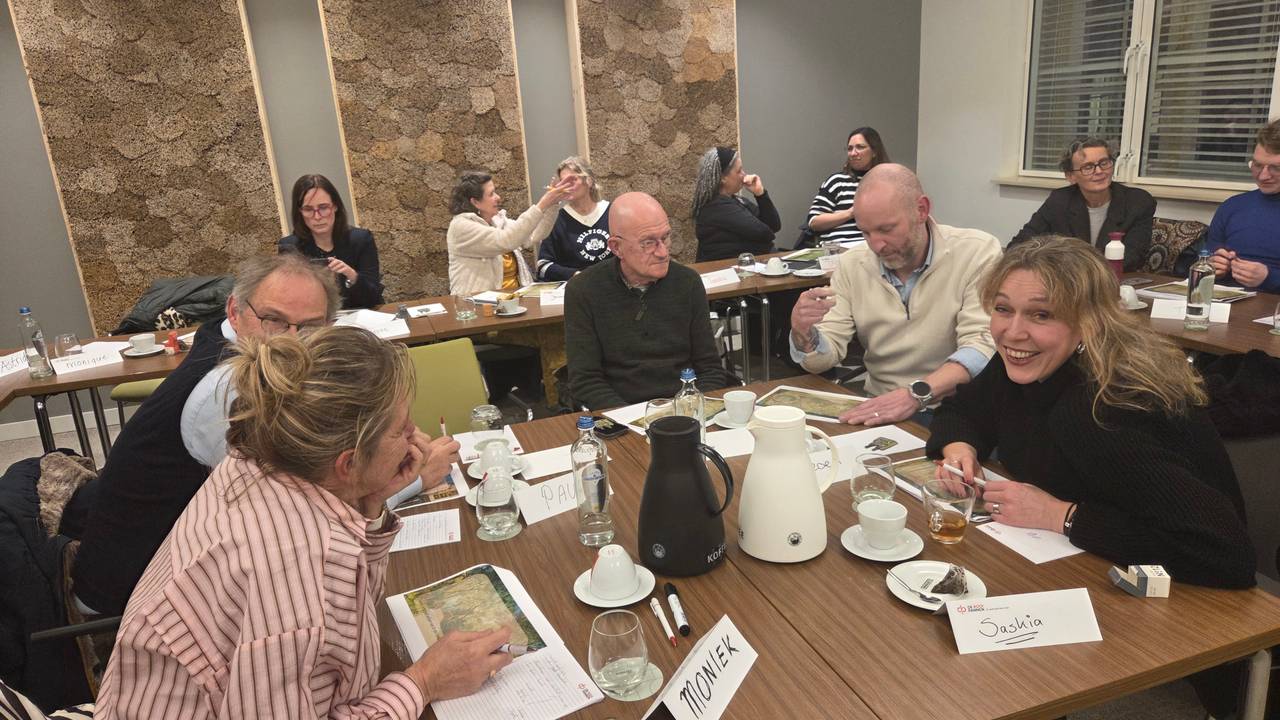 Deelnemers aan de cursus Tillykunde moeten ook opdrachten vervullen (foto: Omroep Brabant).