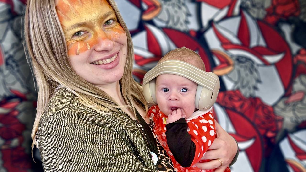 Melissa en haar jonge Tullepetaontje Esmee (foto: Melissa Emmen).