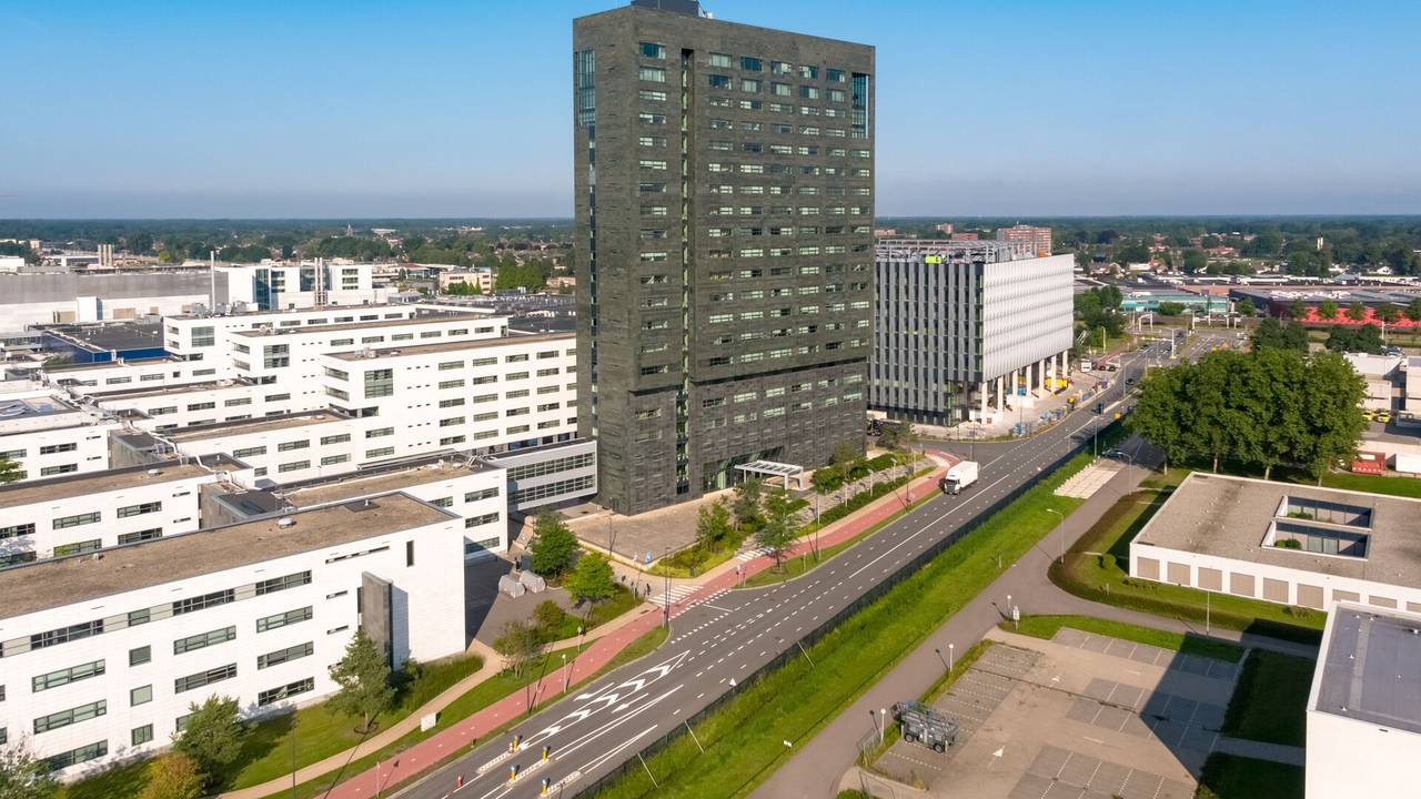 Het hoofdkantoor van chipmachinefabrikant ASML in Veldhoven (foto: ASML).