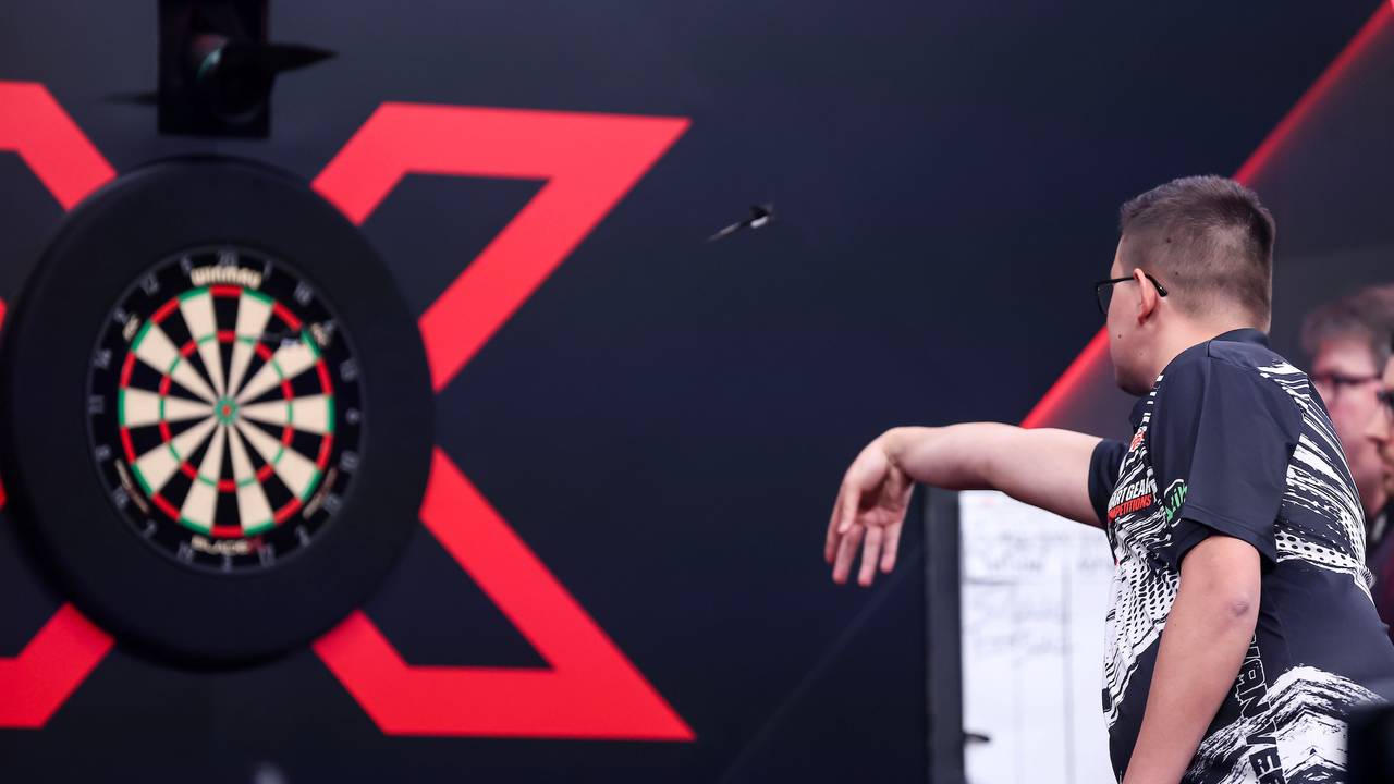 Gian van Veen had zes sets nodig in de tweede ronde van het World Masters-dartstoernooi (foto: PDC).