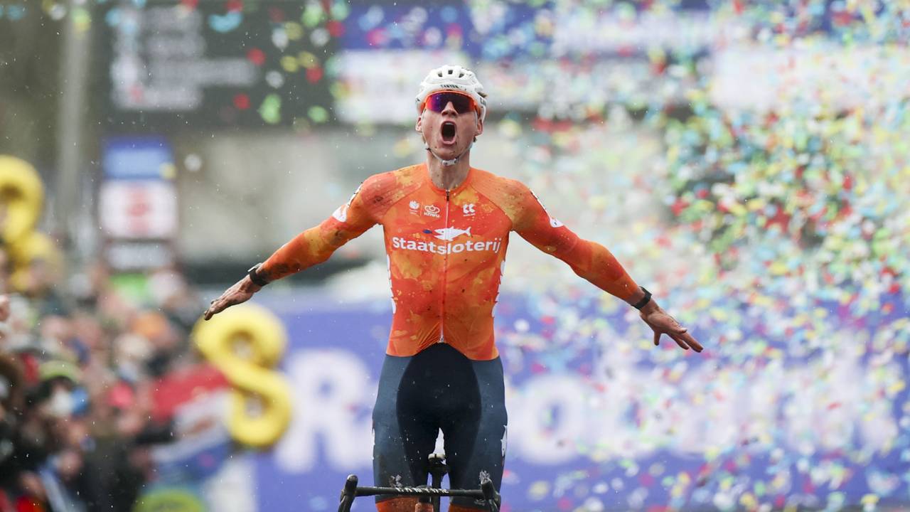 Wereldkampioen Mathieu van der Poel in Hulst (foto: Iris van den Broek, ANP). ANP