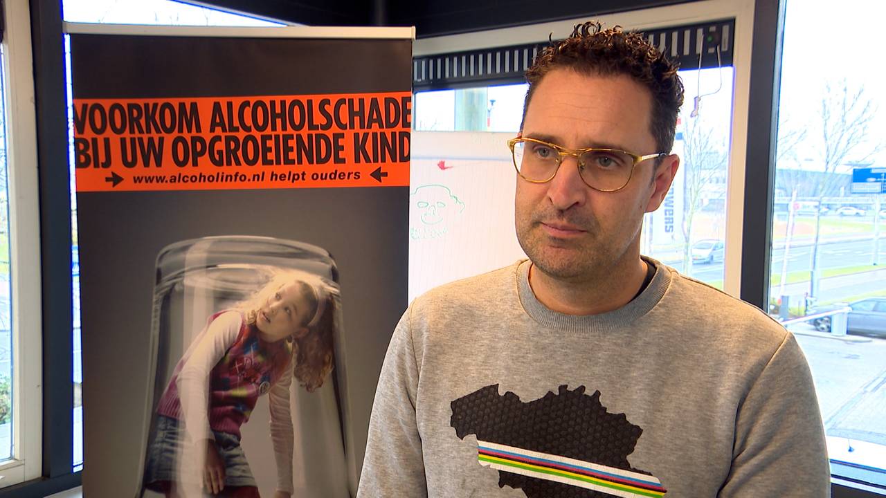 Preventiemedewerker Alex van Dongen maakt zich zorgen om de stijging van het aantal boetes (beeld: Omroep Brabant).