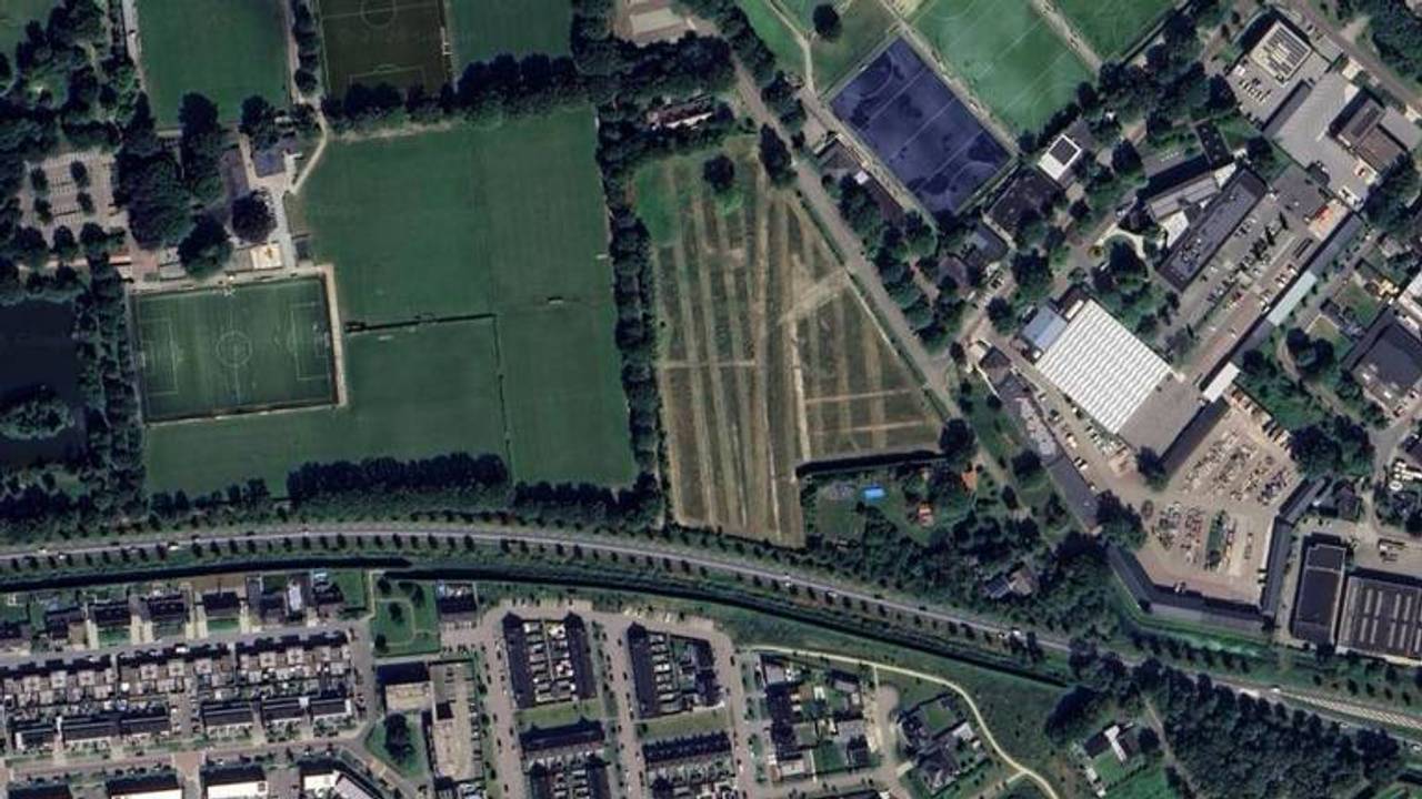 De beoogde locatie voor het azc aan de Boekelsedijk in Uden (foto: Google Maps).