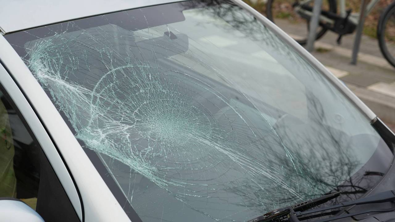 Fietser gewond na aanrijding op oversteekplaats in Bavel