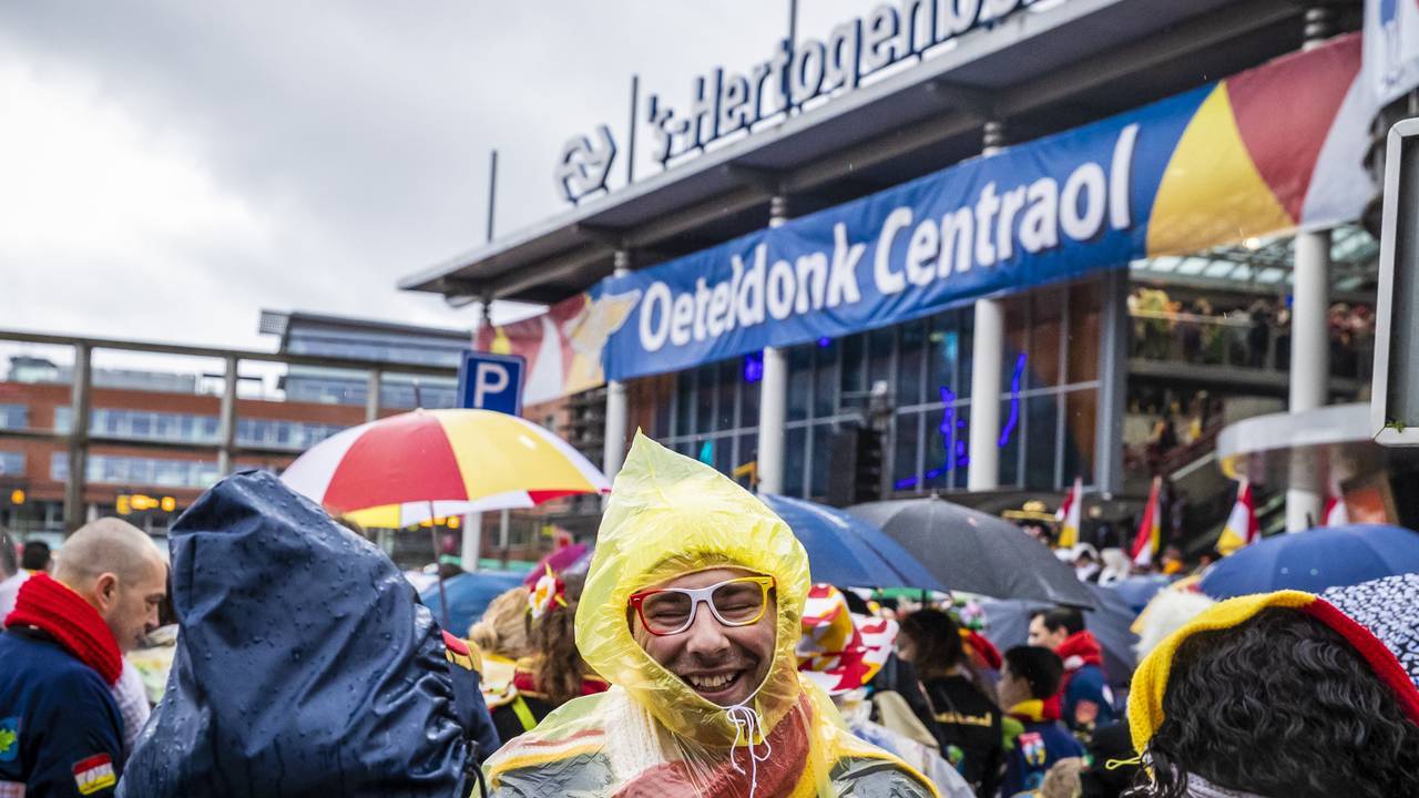 Het wordt weer pompen of verzuipen (foto: ANP).