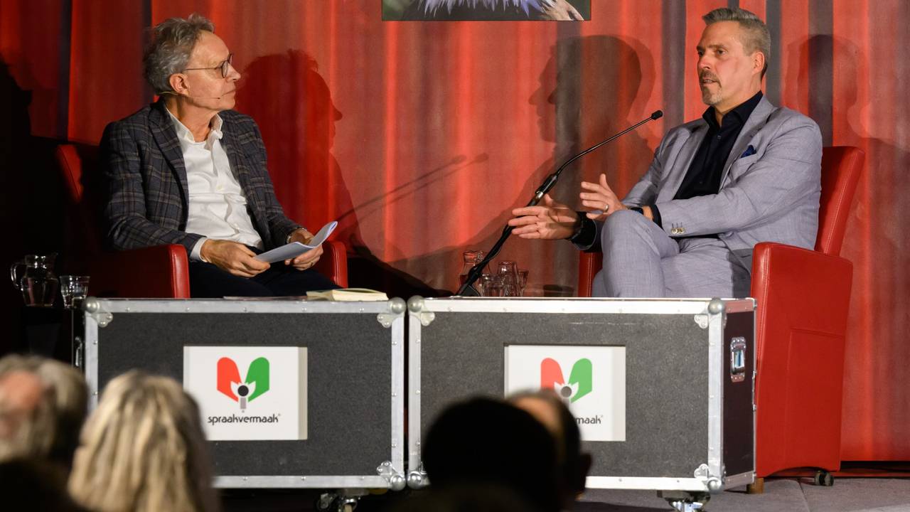 Burgemeester Moerkerke (rechts) bij talkshow Spraakvermaak (foto: Spraakvermaak/René Schotanus).