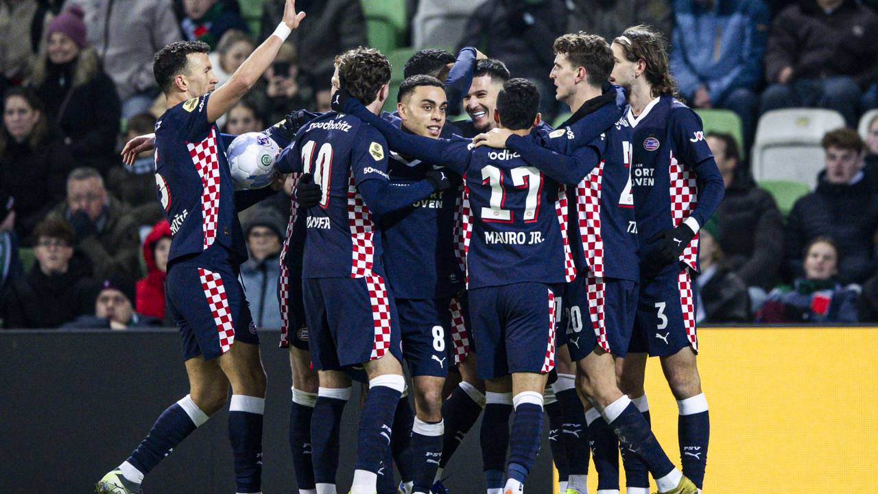 PSV viert de overwinning op FC Groningen (foto: ANP).