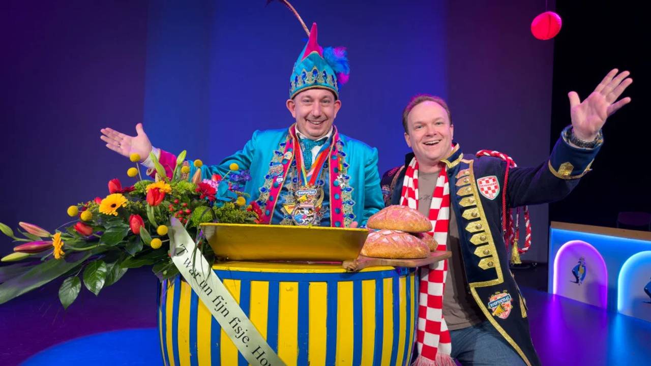 Boy in de ton, met Jordy Graat naast hem (foto: Omroep Brabant).