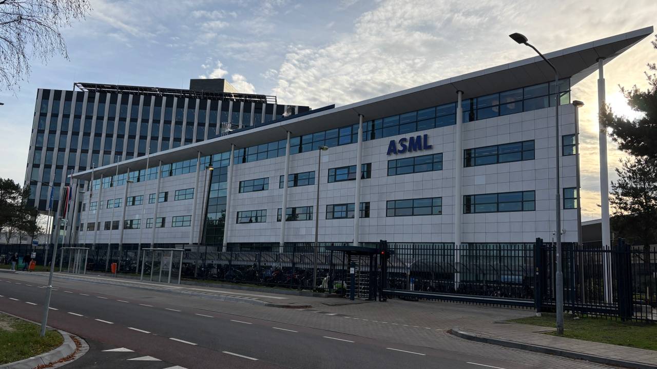 De gebouwen van ASML in Veldhoven (foto: Rogier van Son).
