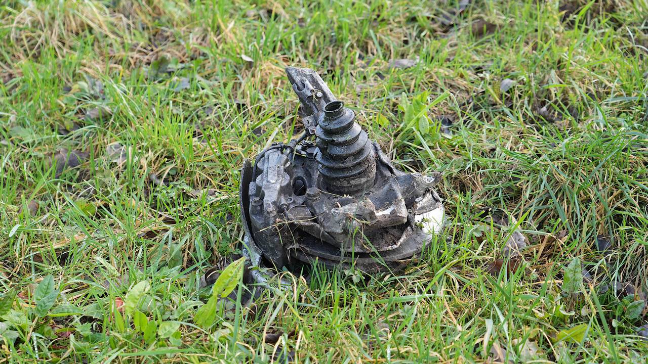 Vanwege het ernstige ongeluk op de A27 bij Nieuwendijk werd de snelweg A27 afgesloten (foto: Jeroen Stuve/Persbureau Heitink).