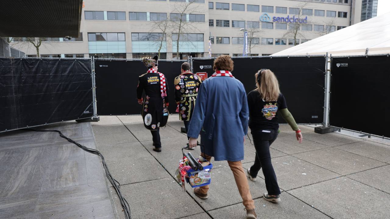 Lamme Frans onderweg naar zijn optreden bij 3 Uurkes Vurraf (foto: Lobke Kapteijns).
