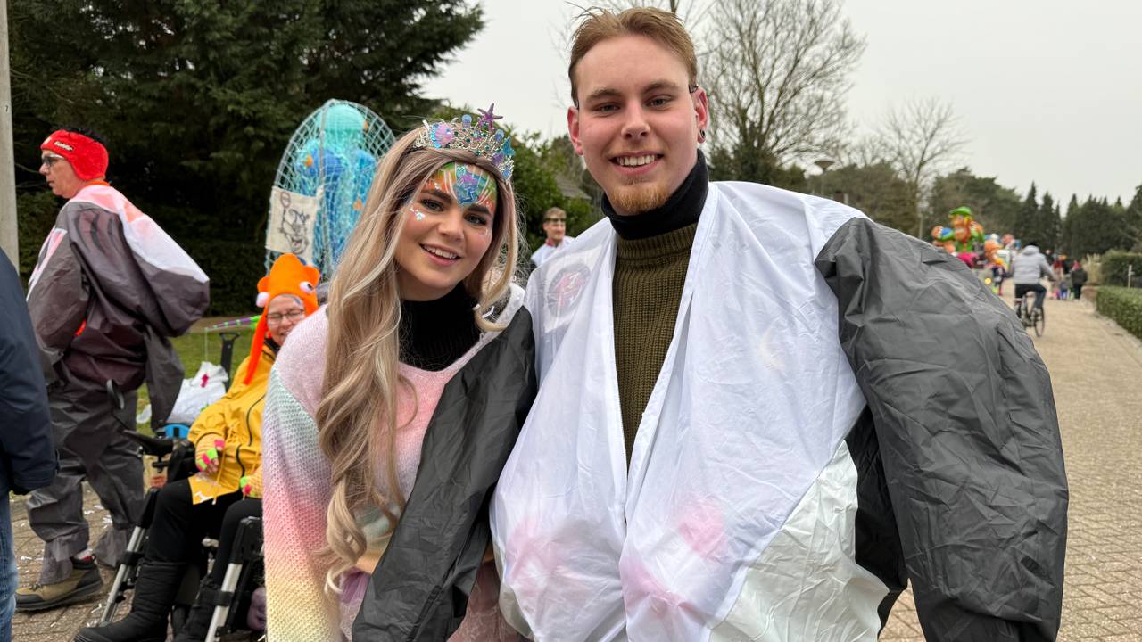 Bjarne en Chinouk doen mee in de optocht van Put en Buntland (foto: Erik Peeters).